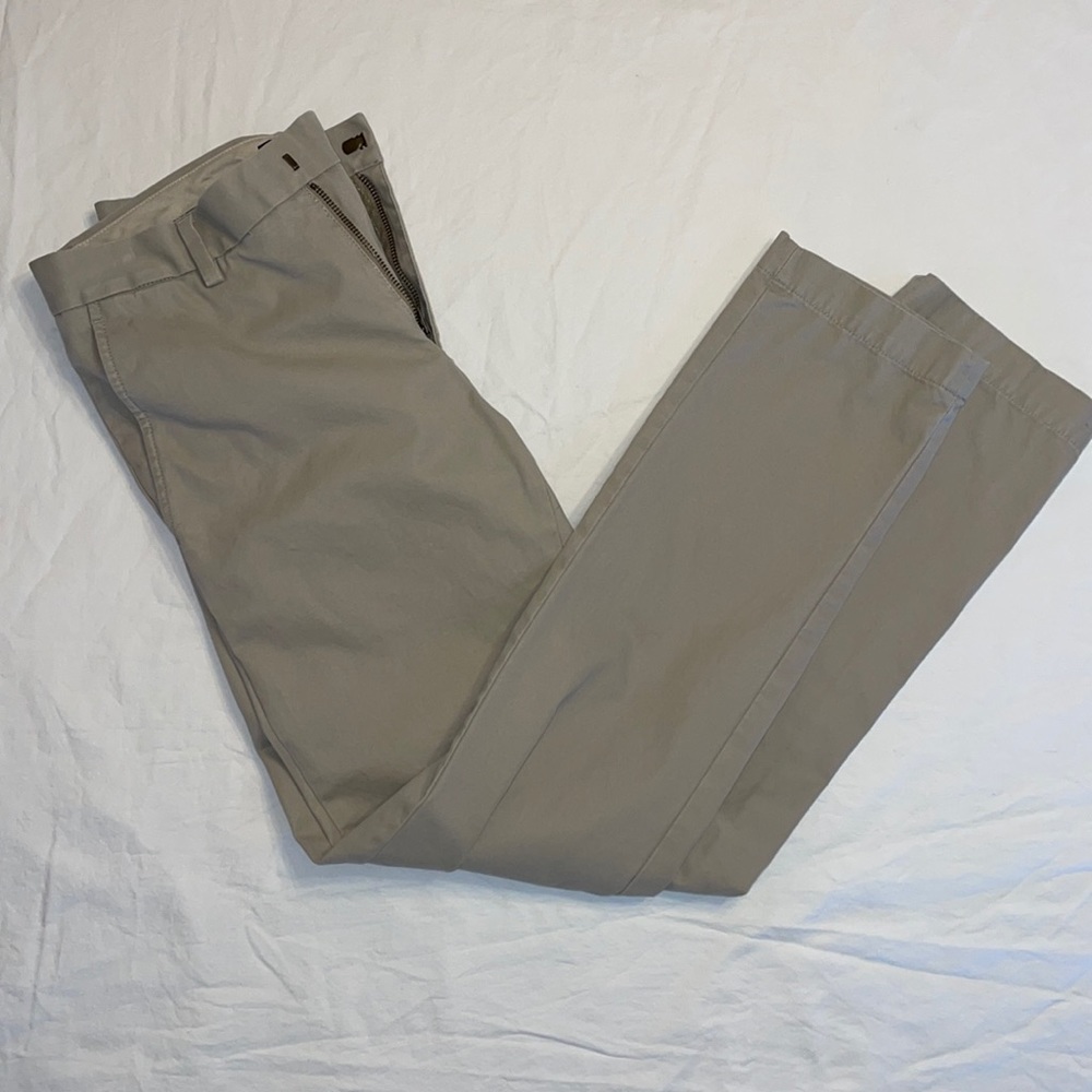 Men’s khaki pants